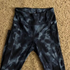 Womens size M workout leggings. Danskin